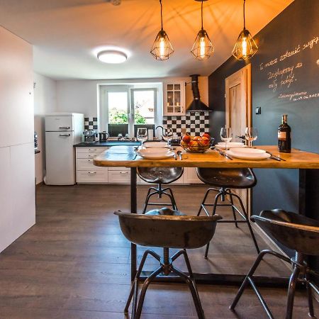 Apartament Wita Stwosza Jelenia Góra Extérieur photo